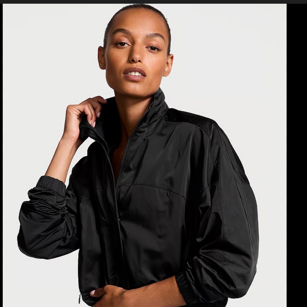 VS Funnel neck satin jacket